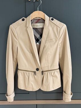Burberry Women's Beige Tailored Peplum Jacket 6